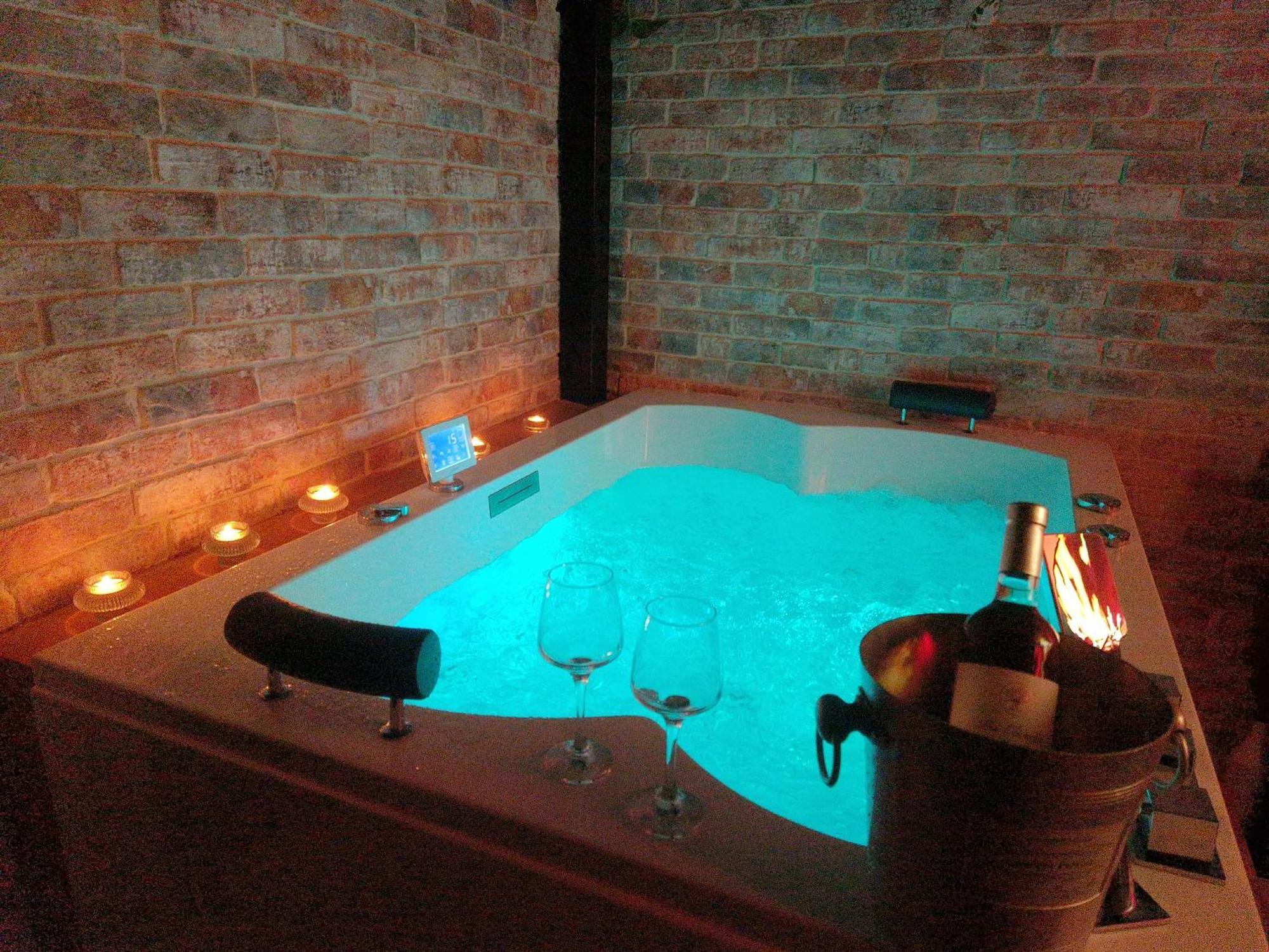 Au Spa De Llea Suite Retro Avignon Extérieur photo